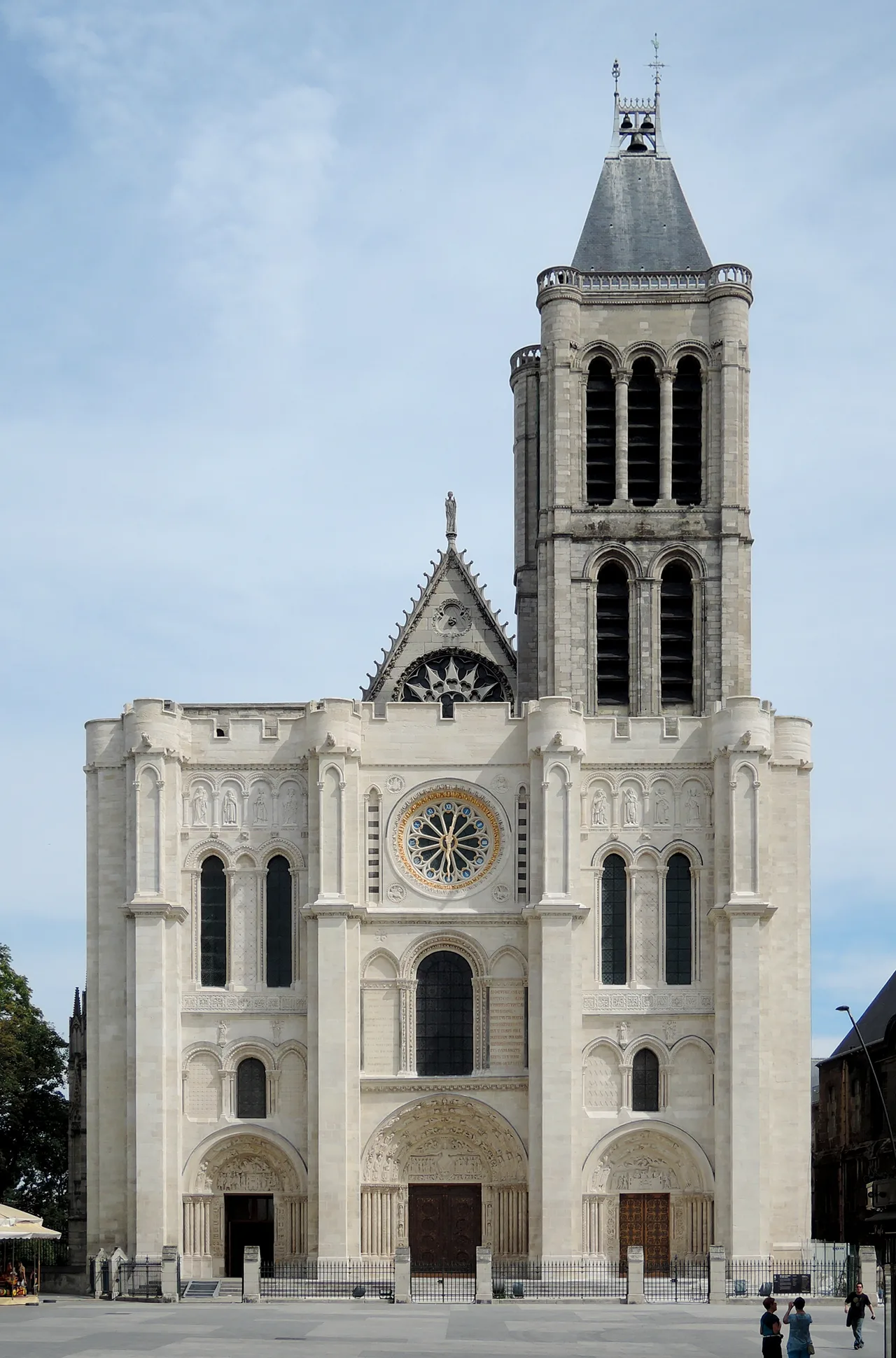 The west facade of the Basilica of Saint-Denis with its rose window