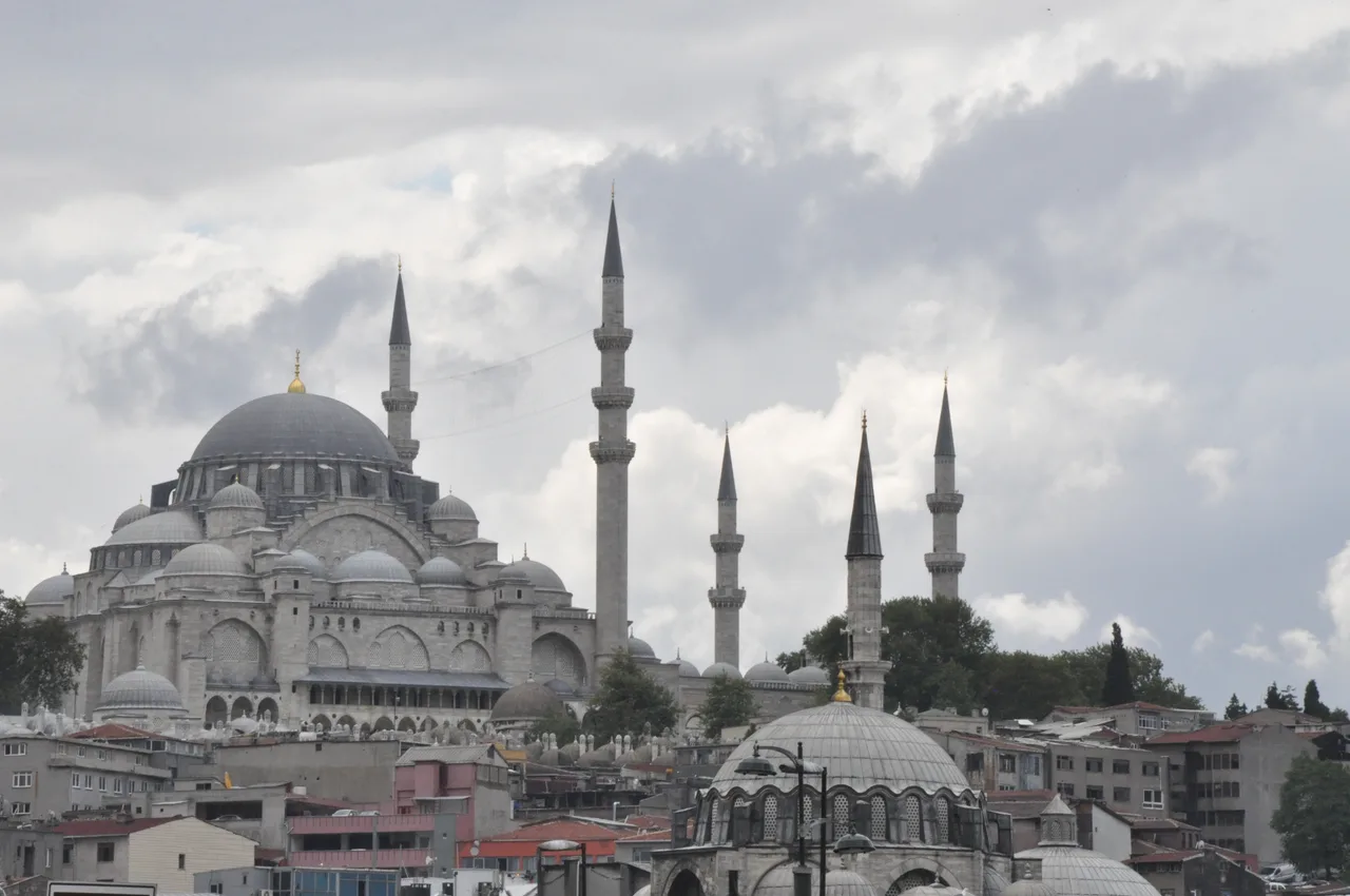 The central dome, half-domes, and minarets of the Süleymaniye Mosque