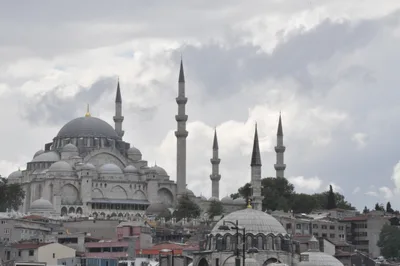 The central dome, half-domes, and minarets of the Süleymaniye Mosque