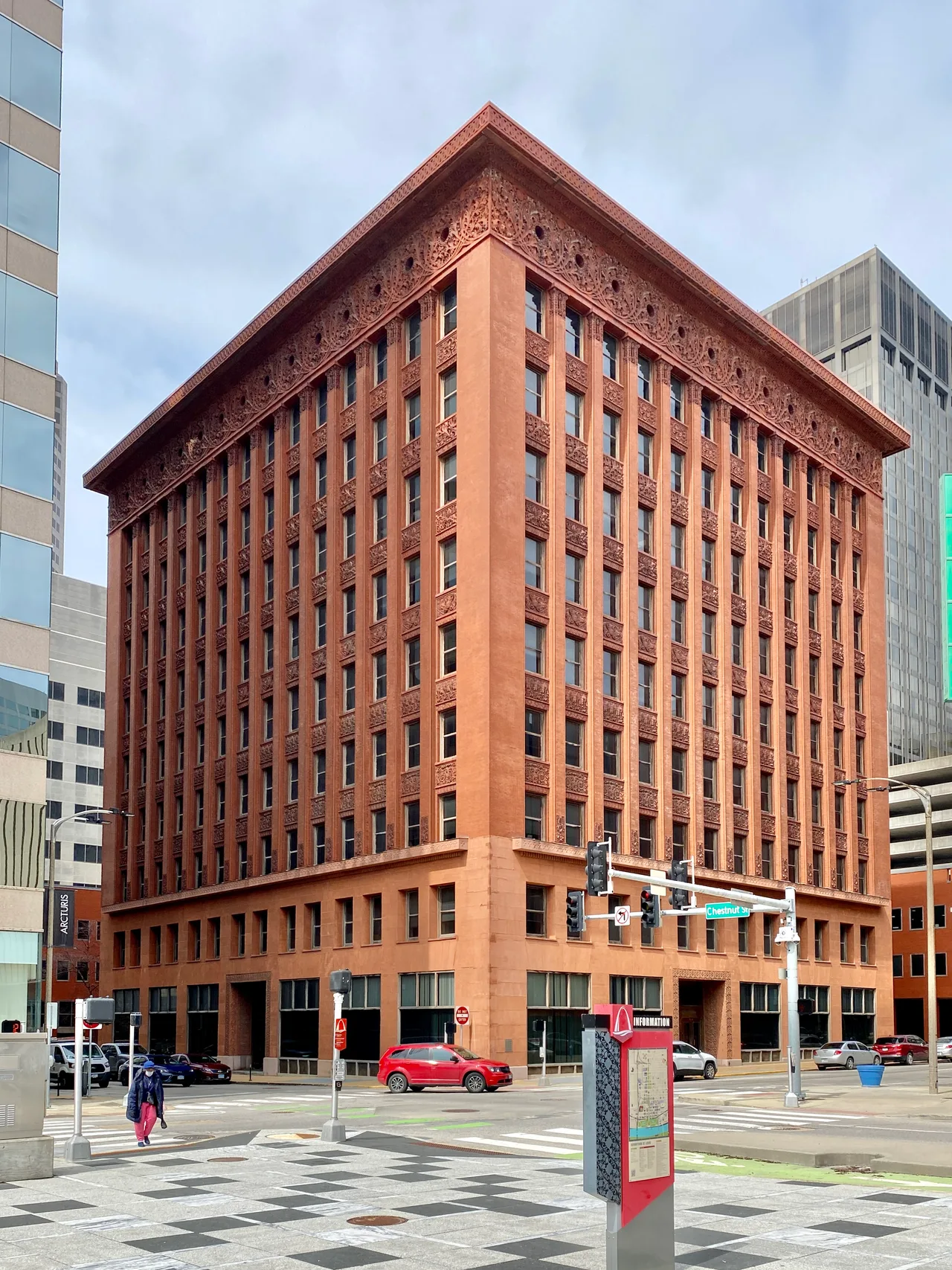 The vertically emphasised terracotta facade of the Wainwright Building