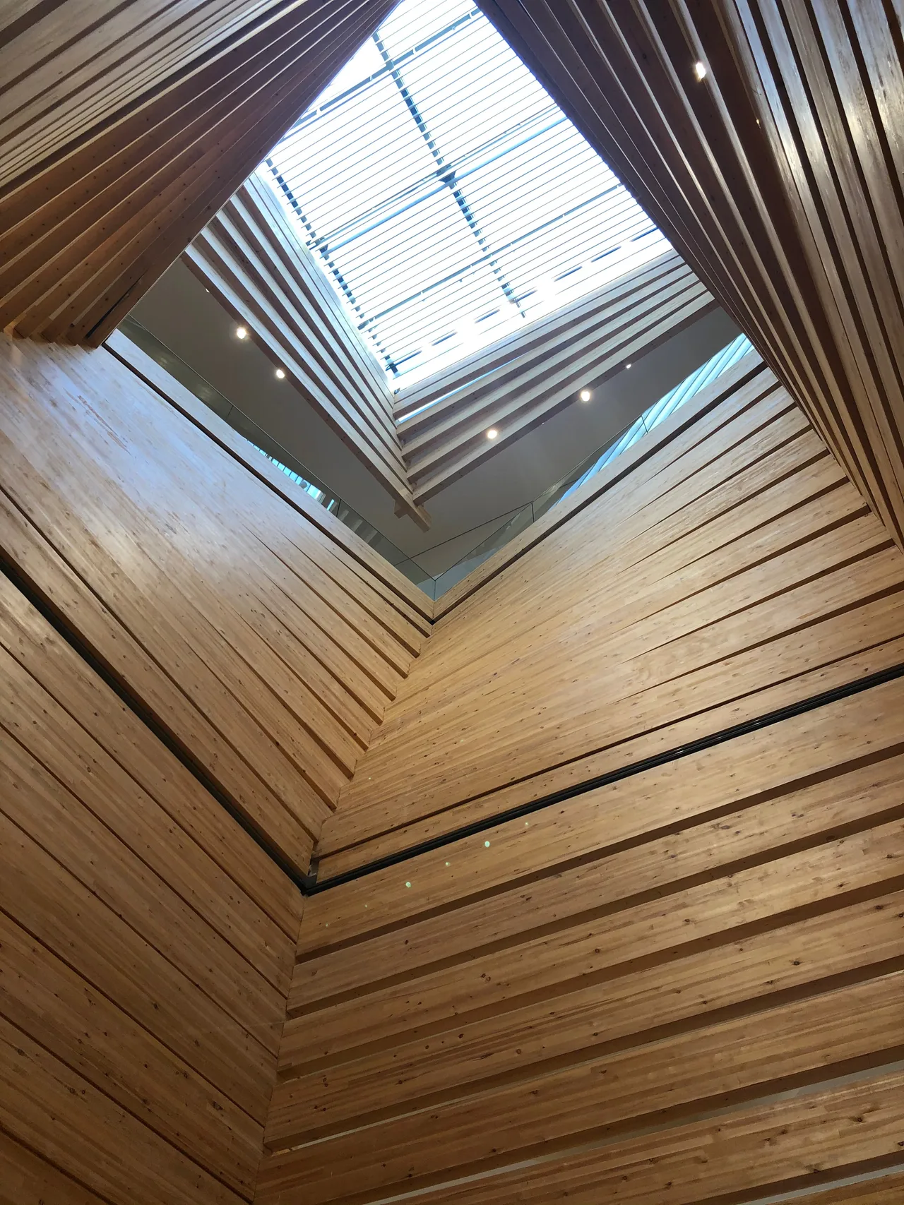 The facade of the Odunpazarı Modern Museum, made of stacked and offset timber beams