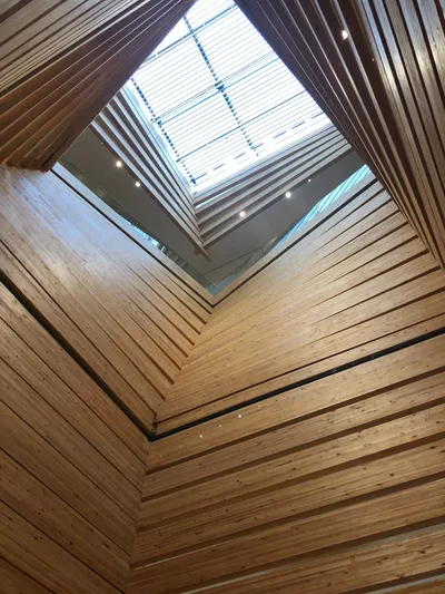 The facade of the Odunpazarı Modern Museum, made of stacked and offset timber beams