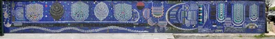 İstanbul Manifaturacılar Çarşısı (IMÇ) duvarında mavi, yeşil, beyaz taşlarla işlenmiş, soyut kuş ve doğa motifleri barındıran devasa Bedri Rahmi mozaik panosu
