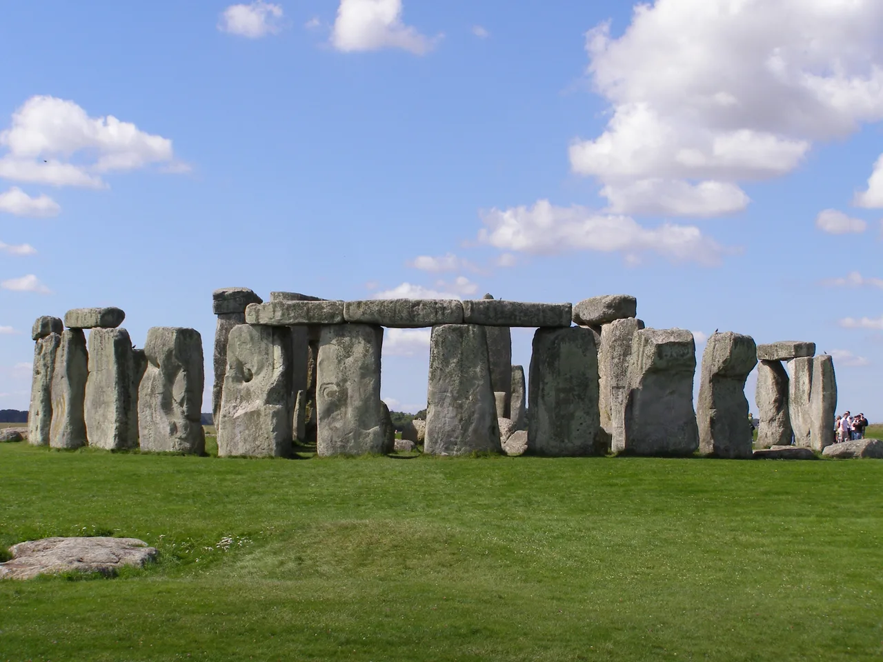 Stonehenge'in dairesel sarsen taşları ve yatay lentolar