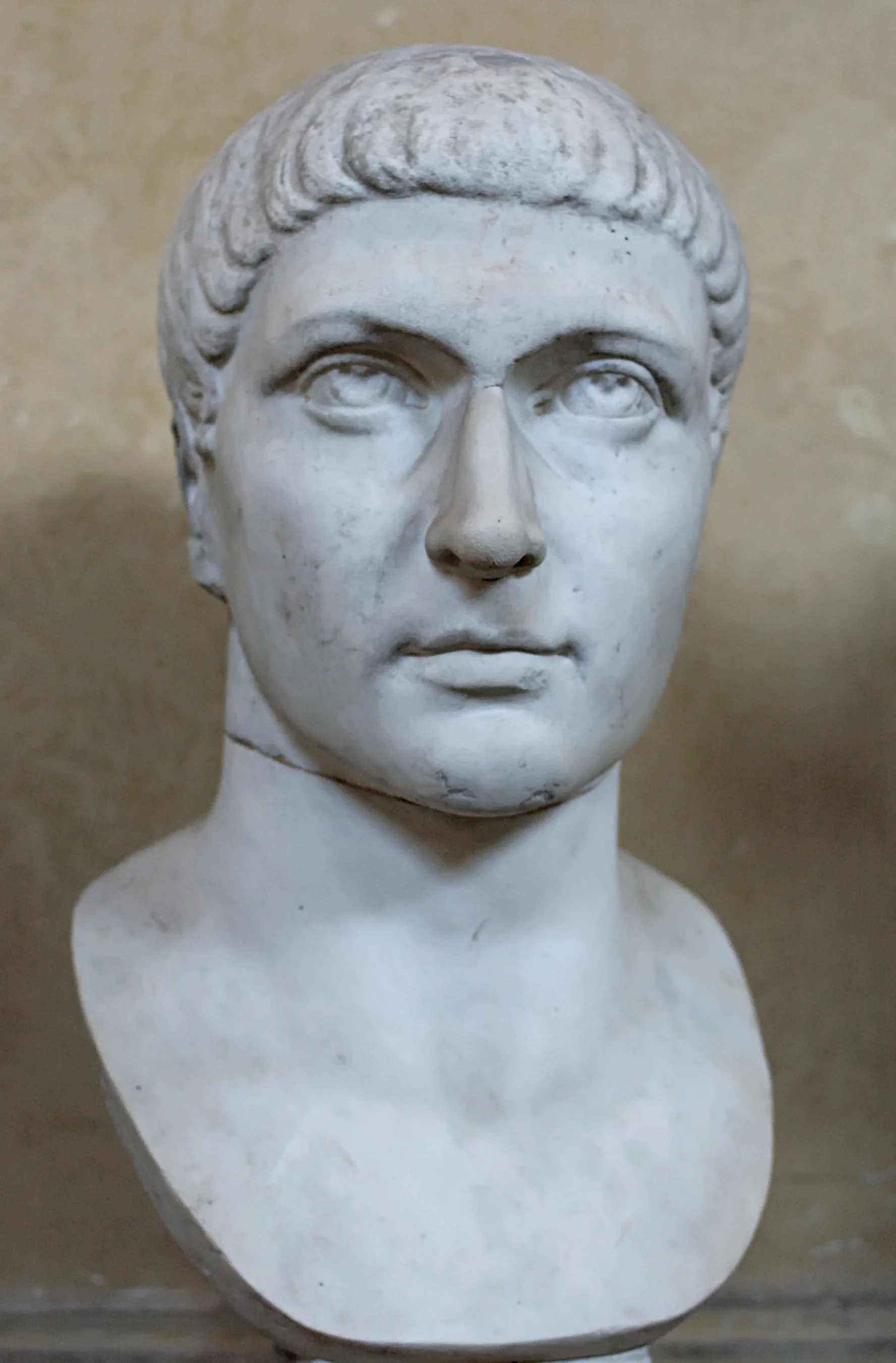 Roma İmparatoru I. Constantinus'un mermer portre heykeli, Vatikan Müzeleri
