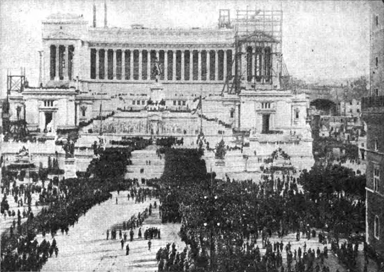 The Fascists entering Rome: Mussolini's followers in front of the Vittoriano (Victor Emmanuel Monument), October 1922