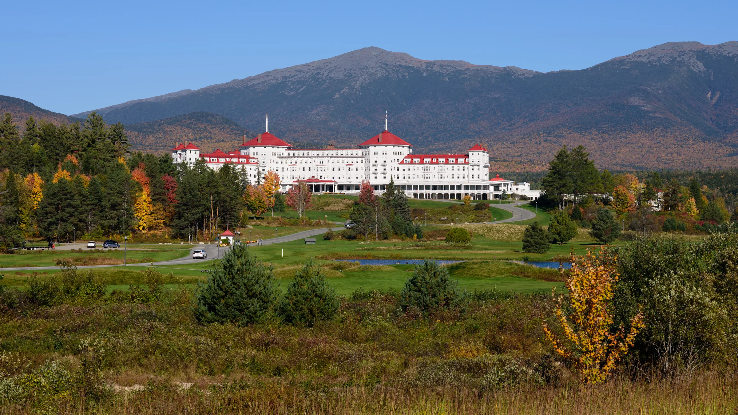 Mount Washington Hotel, Bretton Woods, New Hampshire — 1944'te 44 ülkenin delegelerini ağırlayan otelin günümüzdeki görünümü