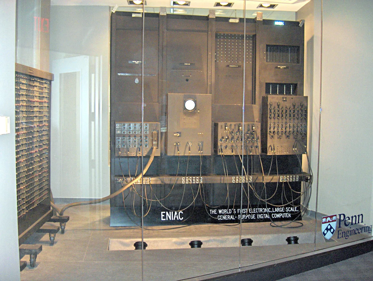 Pennsylvania Üniversitesi'nde sergilenen ENIAC panellerinden biri