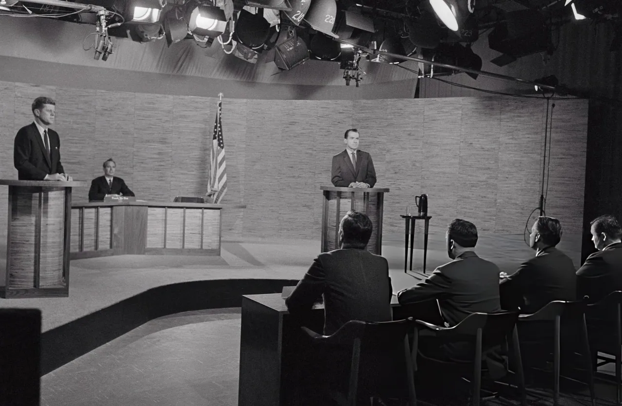 John F. Kennedy and Richard Nixon at their lecterns during the second presidential debate at the WRC-TV studios in Washington, 7 October 1960