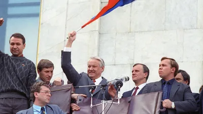 Boris Yeltsin addressing a crowd in Moscow on 22 August 1991, surrounded by people